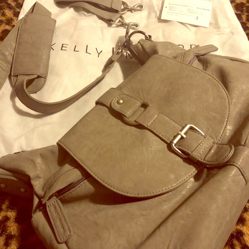 Kelly Moore grey hobo style camera bag
